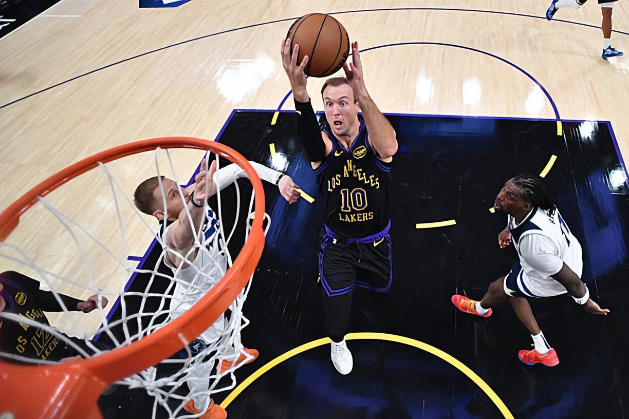 百度体育nba-不只是一个三分投手，湖人吃下后场新援真是一笔极其关键的操作？